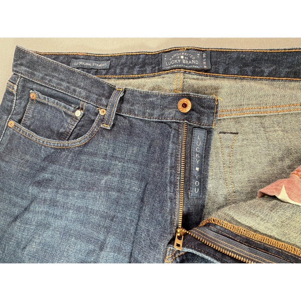 Lucky Brand 221 Original Straight Jeans Mens 38x30 Medium Dark Wash Denim - Picture 5 of 11